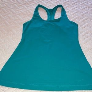 🙂Nike athletic top